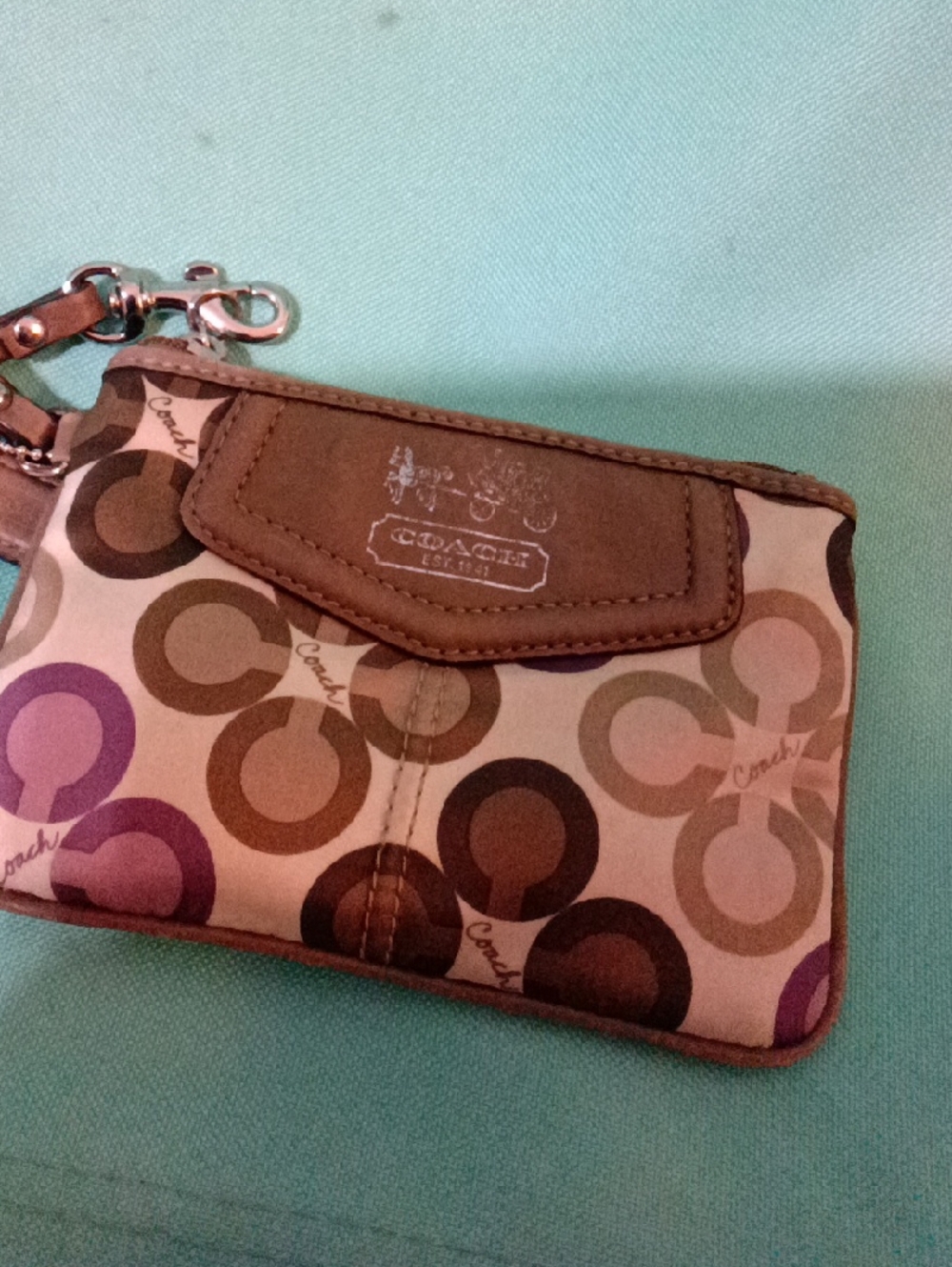 Coach Madison Op Art Sateen Clover Swingpack w/Wristlet Creed-K1067-44441 - Picture 8 of 8
